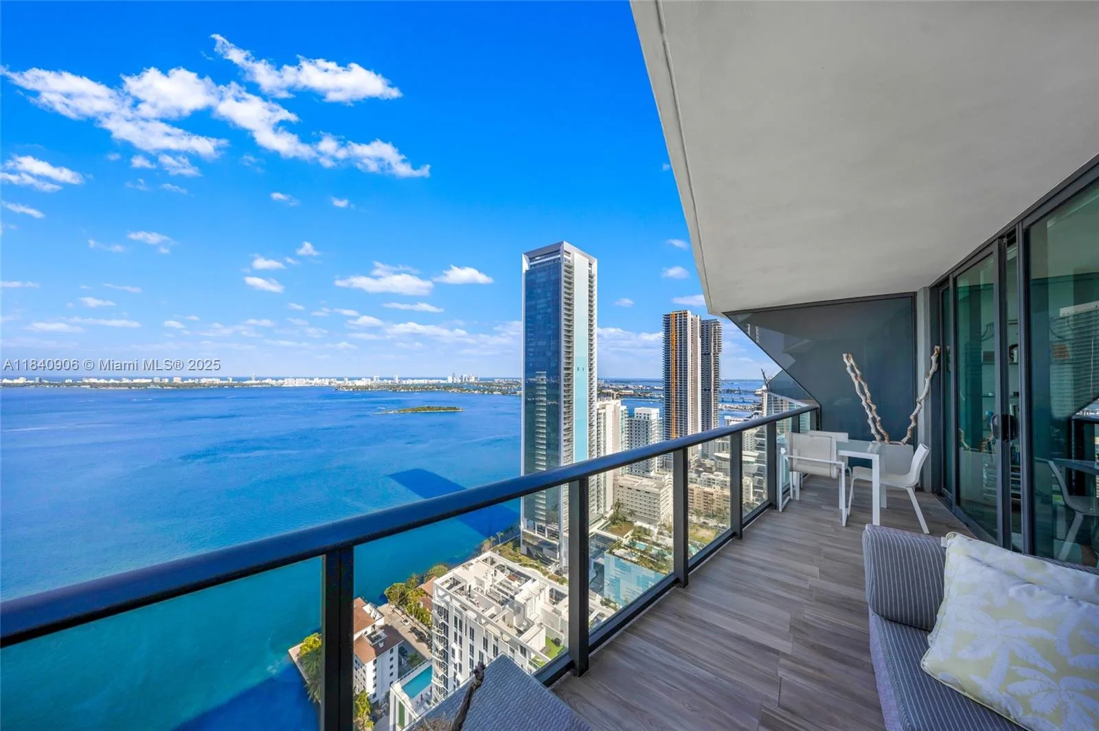 460 NE 28th St # 3905, Miami, FL 33137