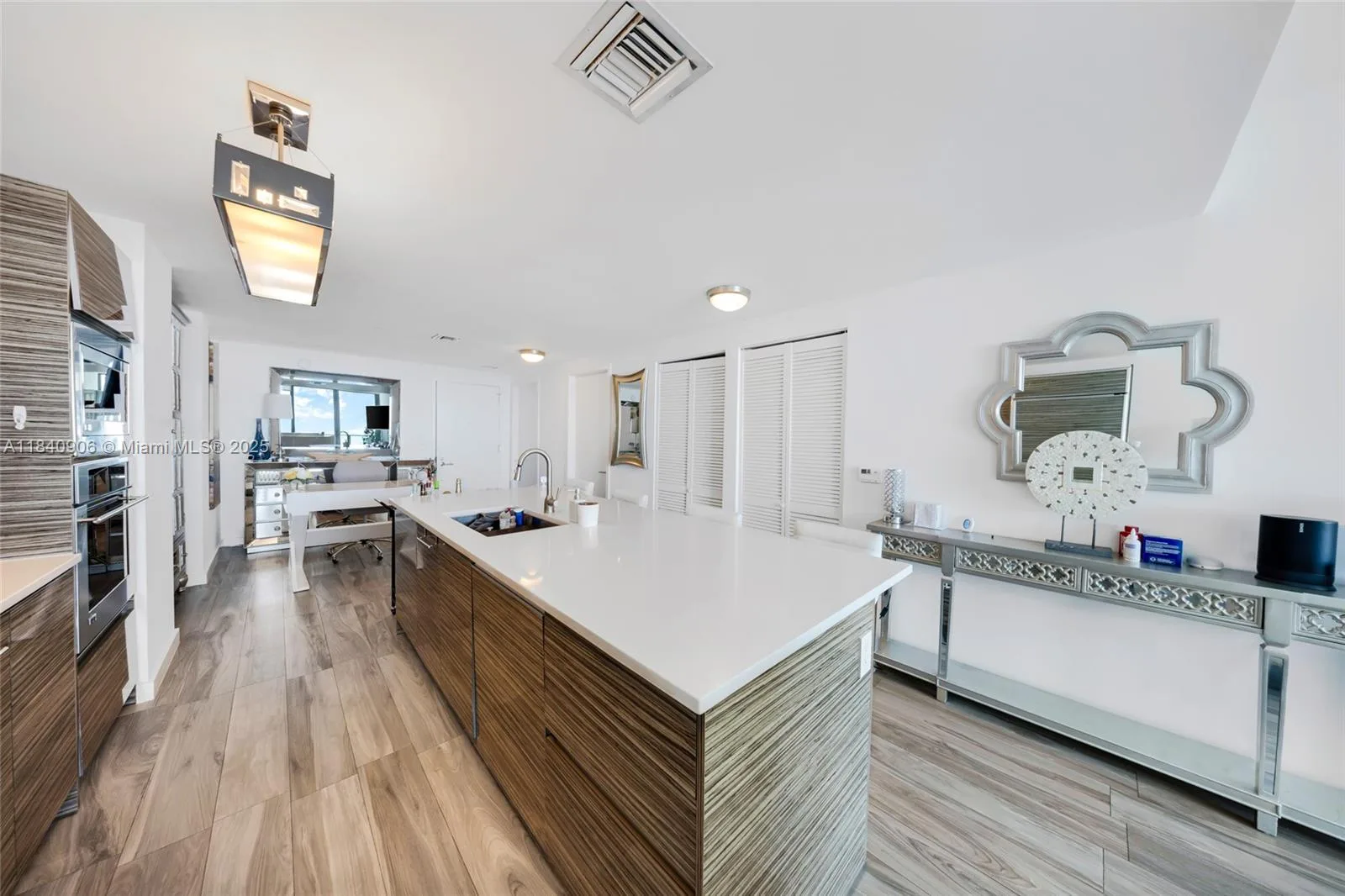460 NE 28th St # 3905, Miami, FL 33137 photo 11