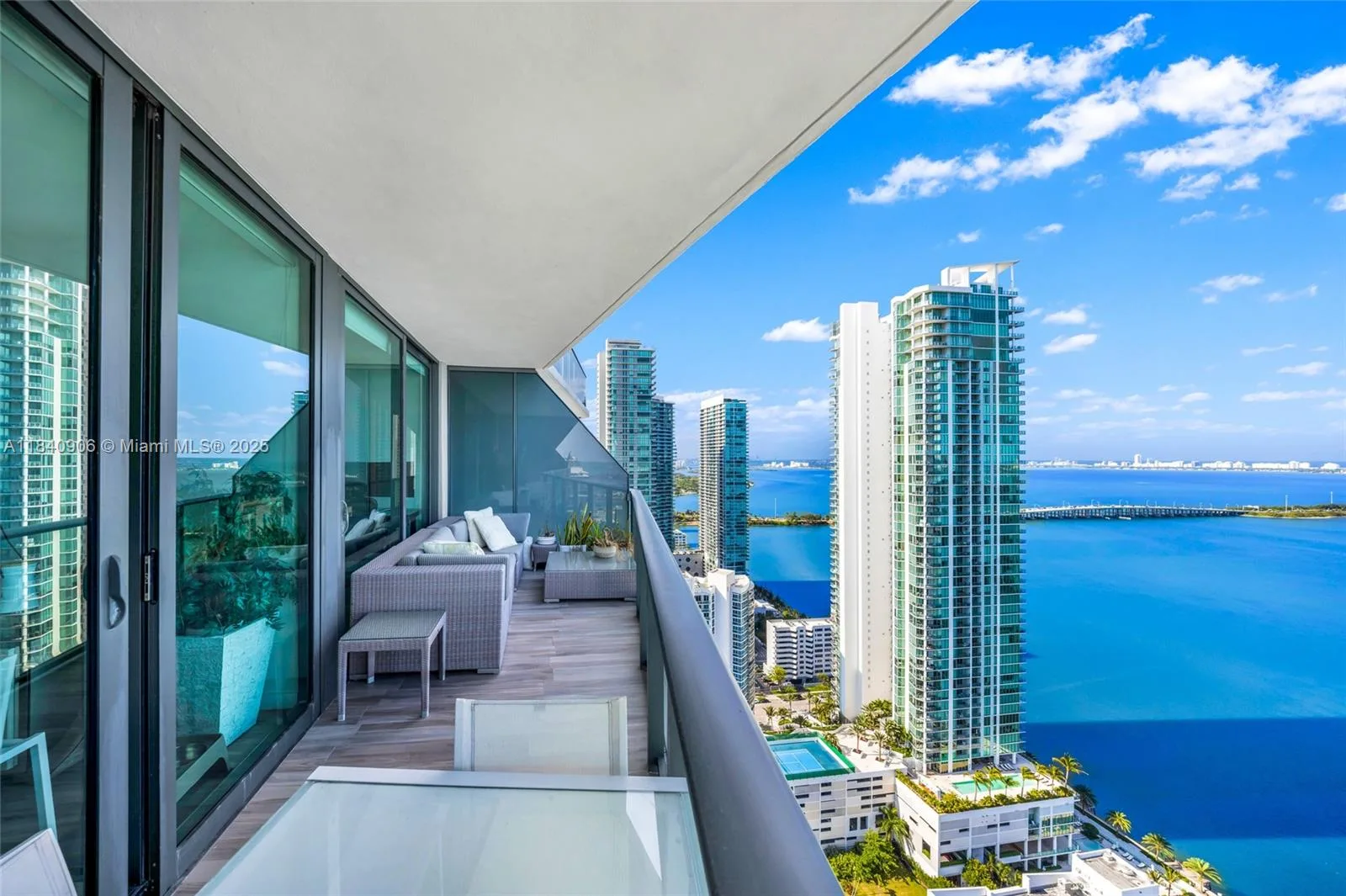 460 NE 28th St # 3905, Miami, FL 33137 photo 2