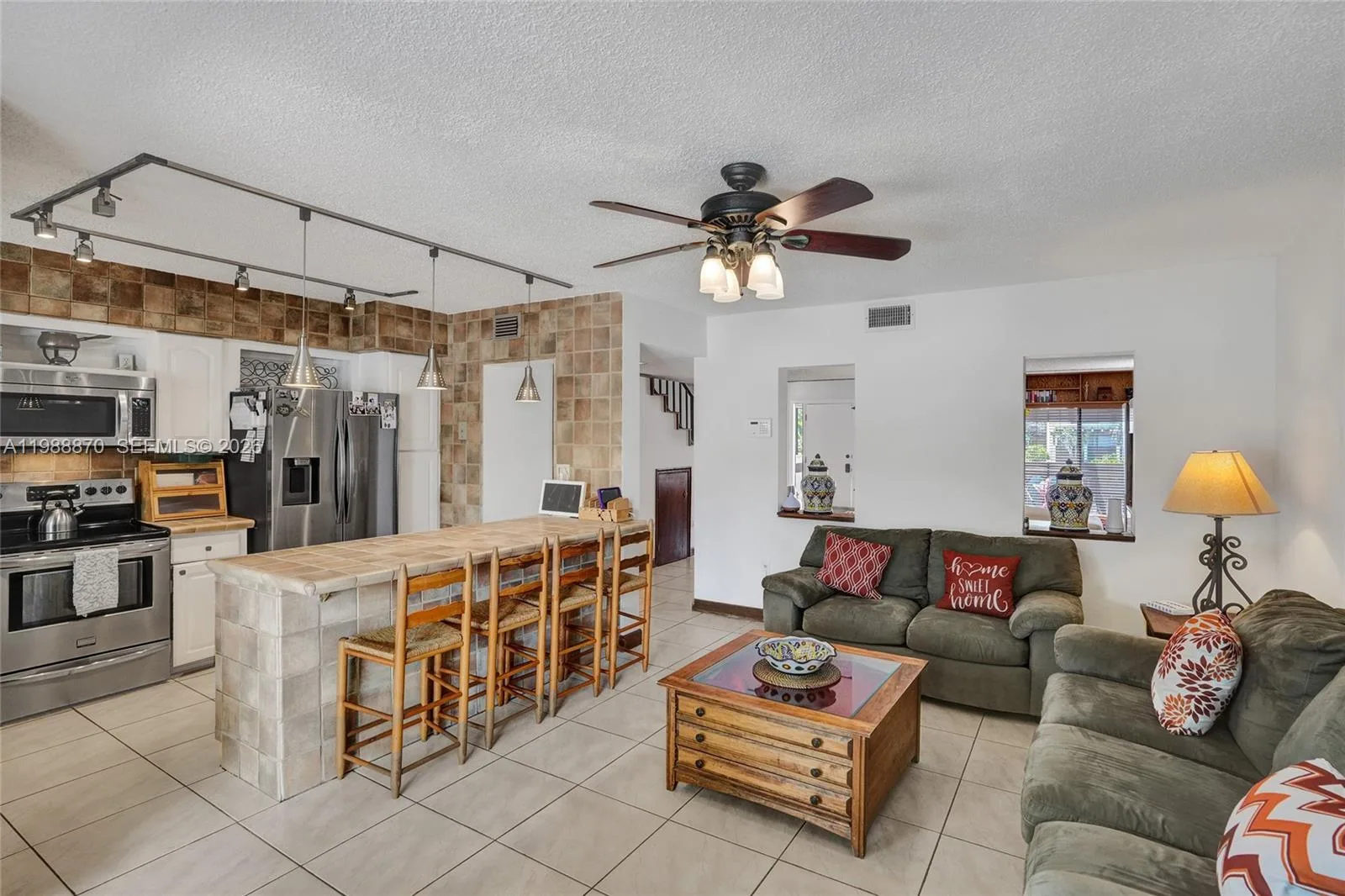 16465 NE 26th Ave # 18, North Miami Beach, FL 33160 — zdjęcie 2