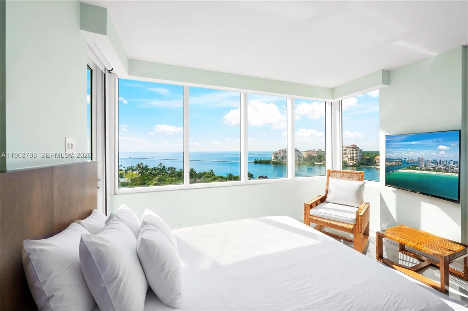 400 S Pointe Dr # 1104, Miami Beach, FL 33139 photo 9