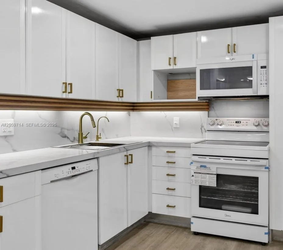 3090 N Course Dr # 807, Pompano Beach, FL 33069 photo 9