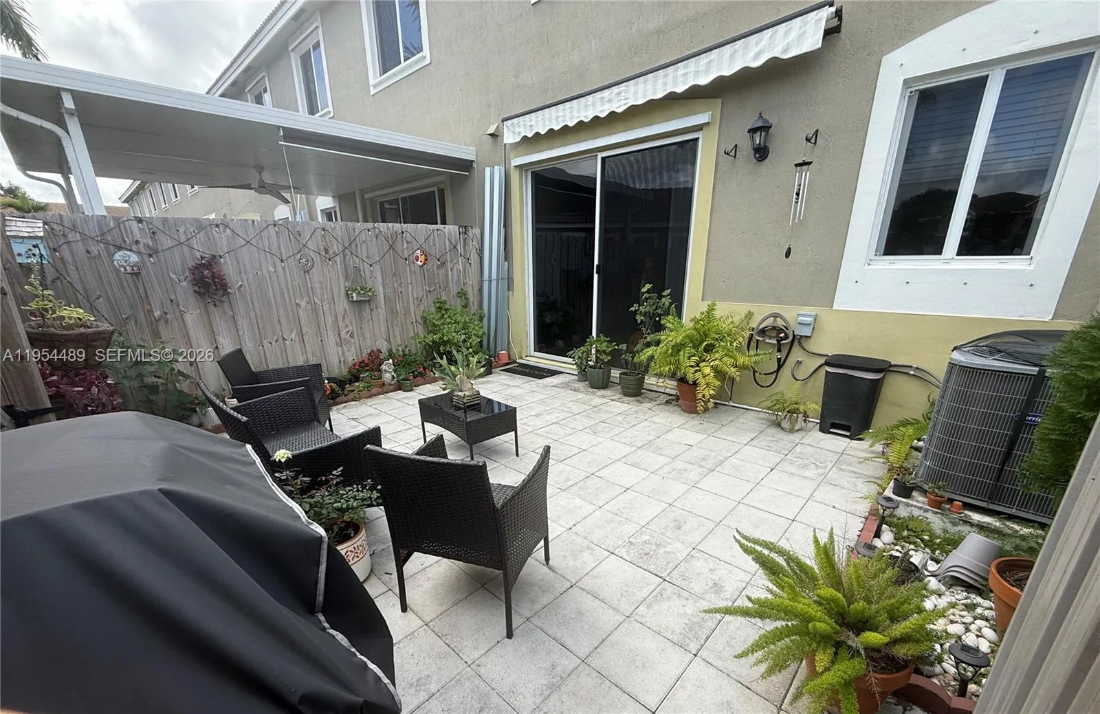 1043 SE 24th Ave, Homestead, FL 33035 photo 3