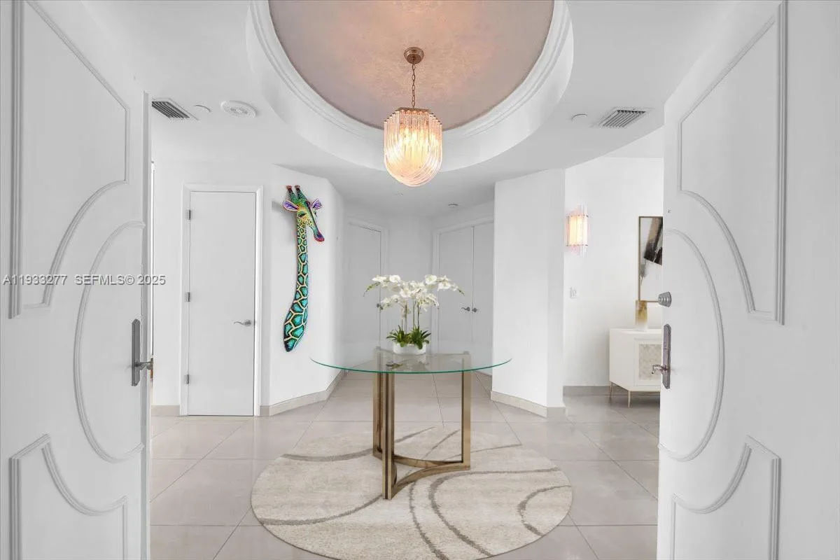 300 S Pointe Dr # 3402, Miami Beach, FL 33139