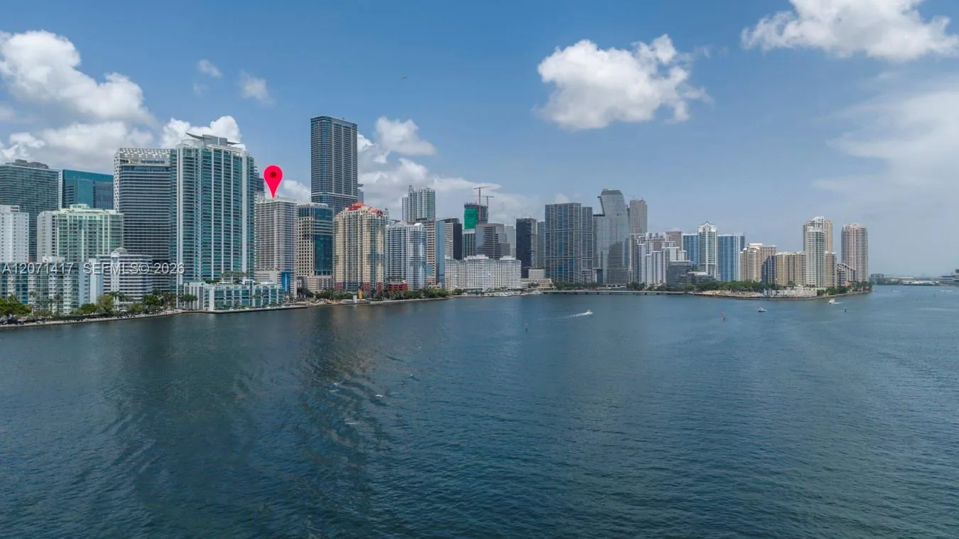 1200 Brickell Bay Dr # 3310, Miami, FL 33131