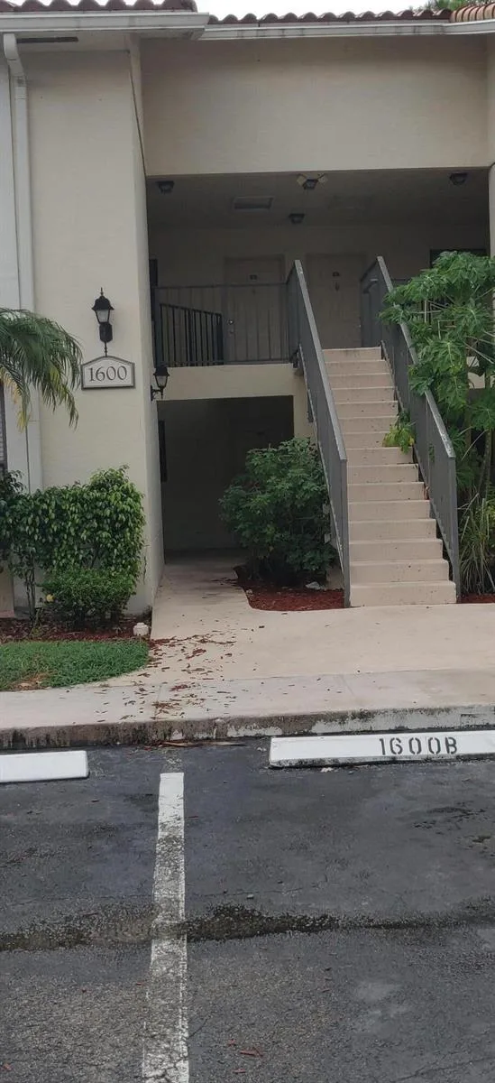 1600 BALFOUR POINT Drive # F, West Palm Beach, FL 33411