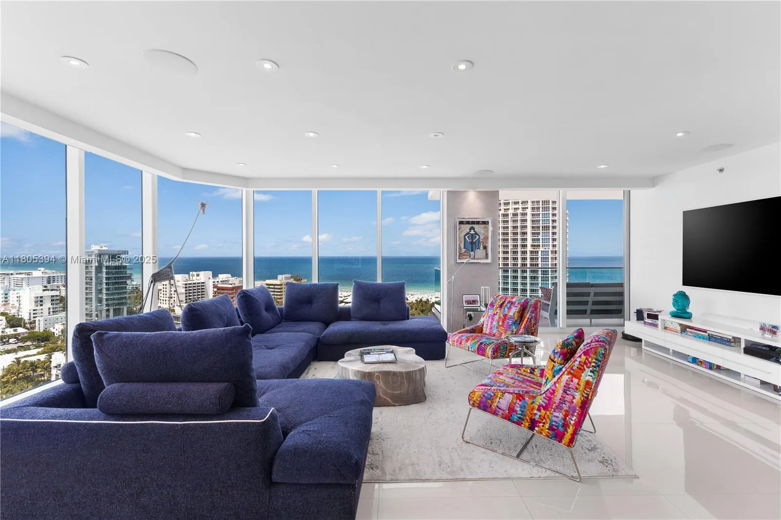 300 S Pointe Dr # 2005, Miami Beach, FL 33139 photo 2