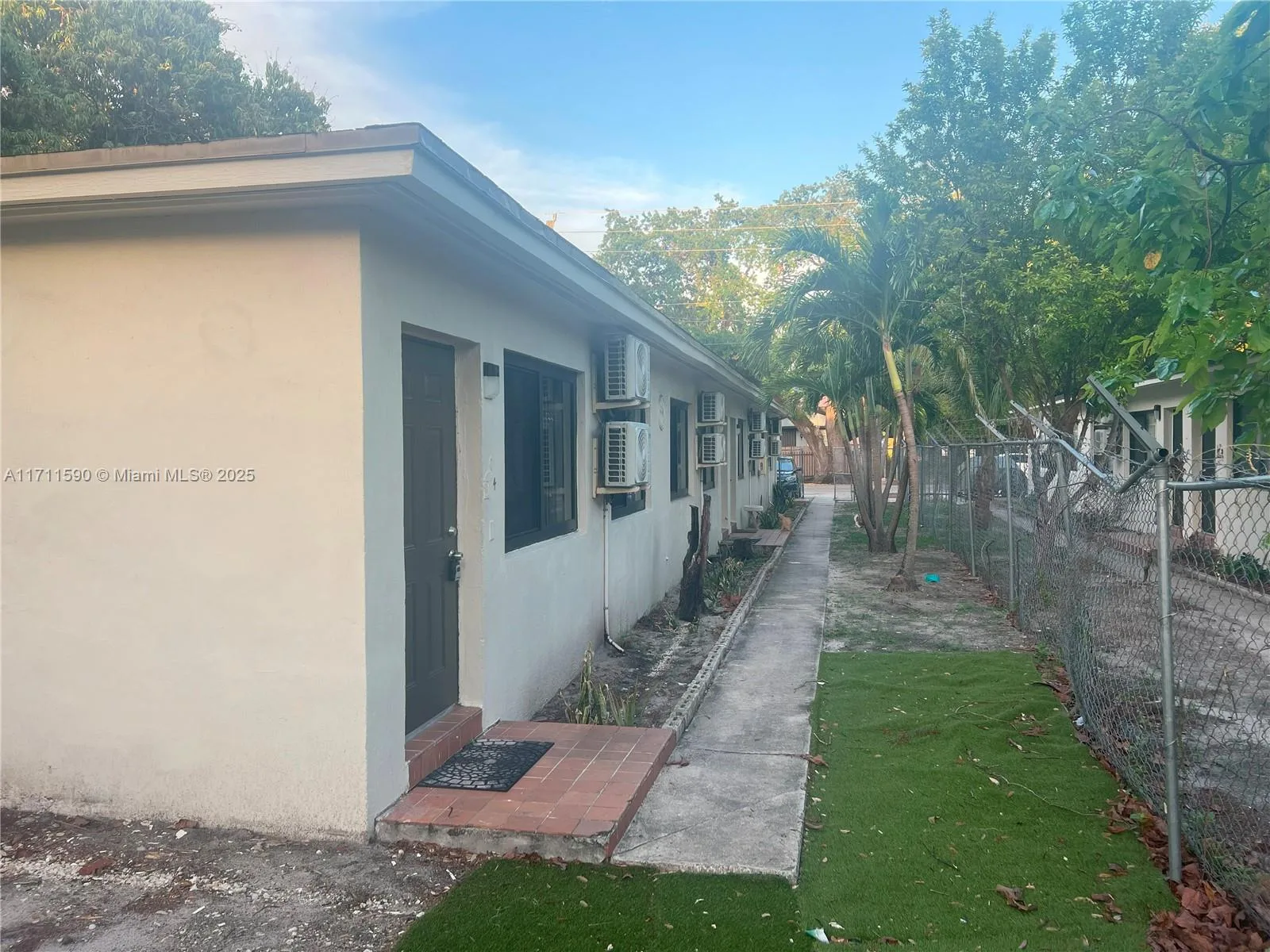 5520 NE 1st Ct, Miami, FL 33137 photo 11