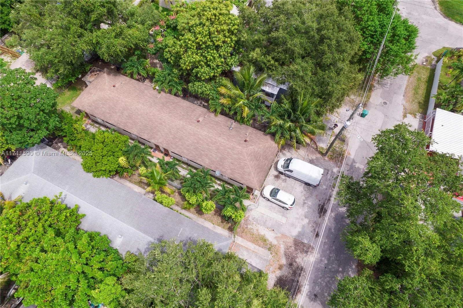 5520 NE 1st Ct, Miami, FL 33137 photo 2