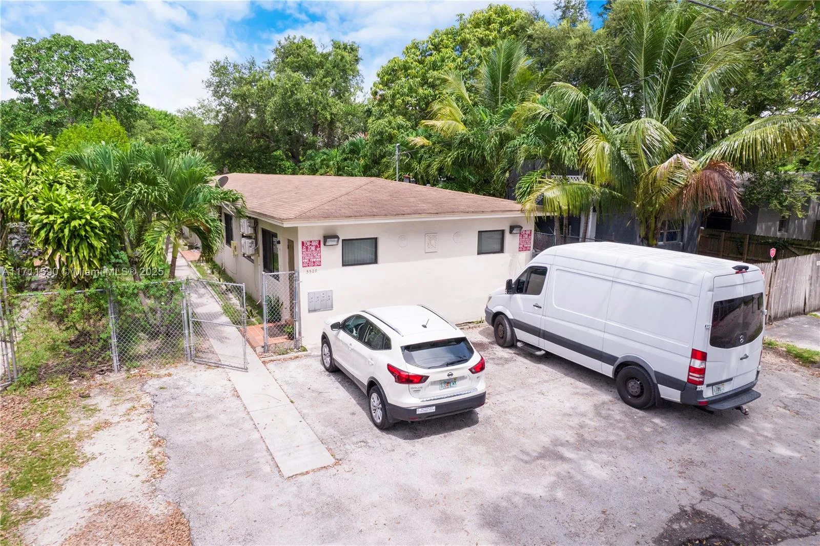 5520 NE 1st Ct, Miami, FL 33137 photo 4