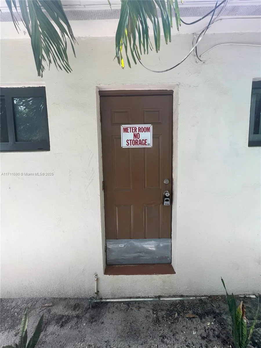 5520 NE 1st Ct, Miami, FL 33137 photo 8