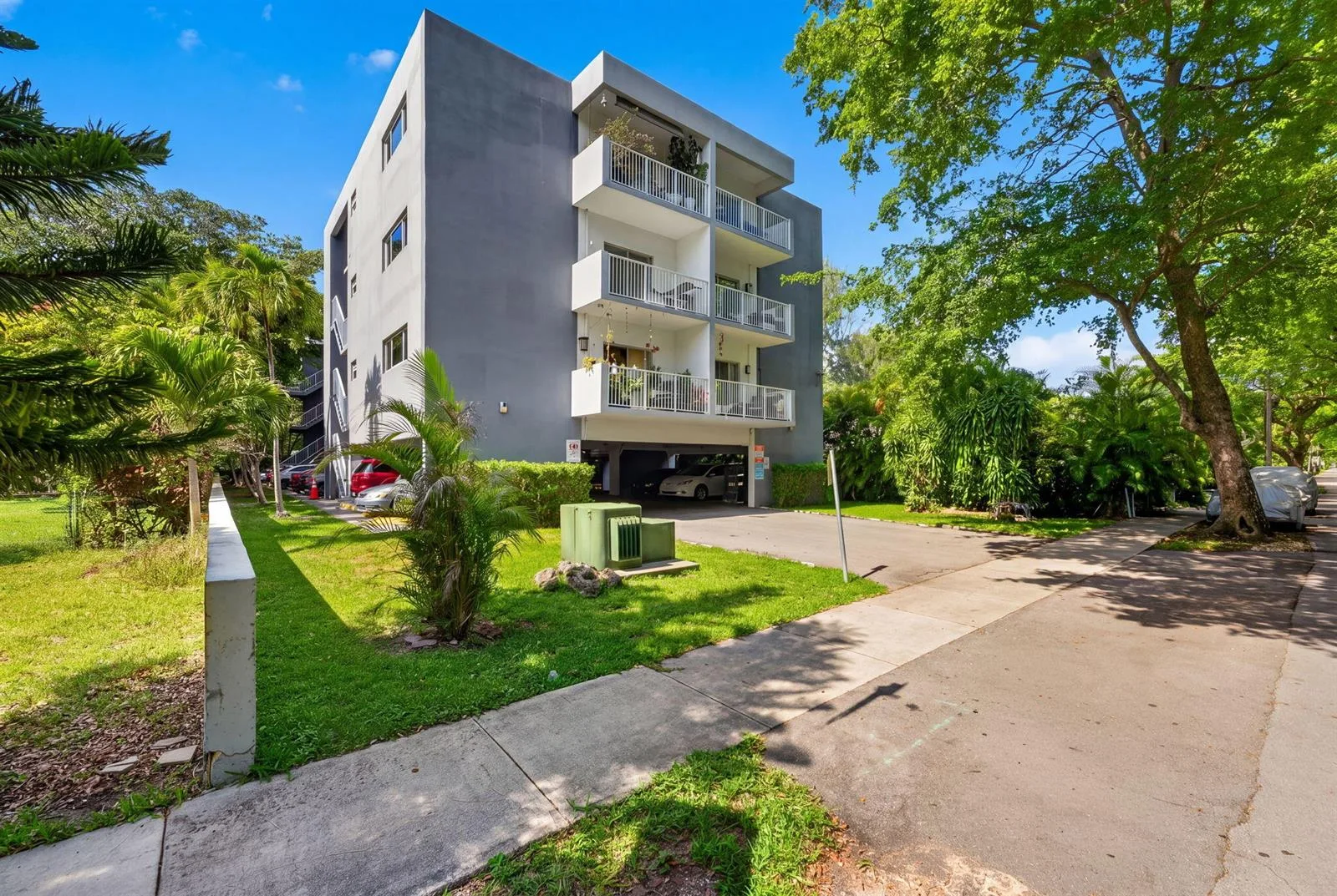 645 NE 121st Street, North Miami, FL 33161 photo 2
