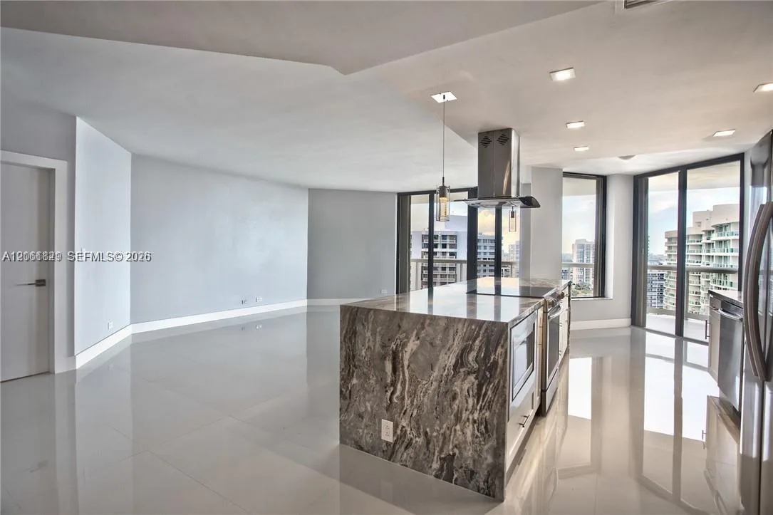 20191 E Country Club Dr # 2703, Aventura, FL 33180 photo 3