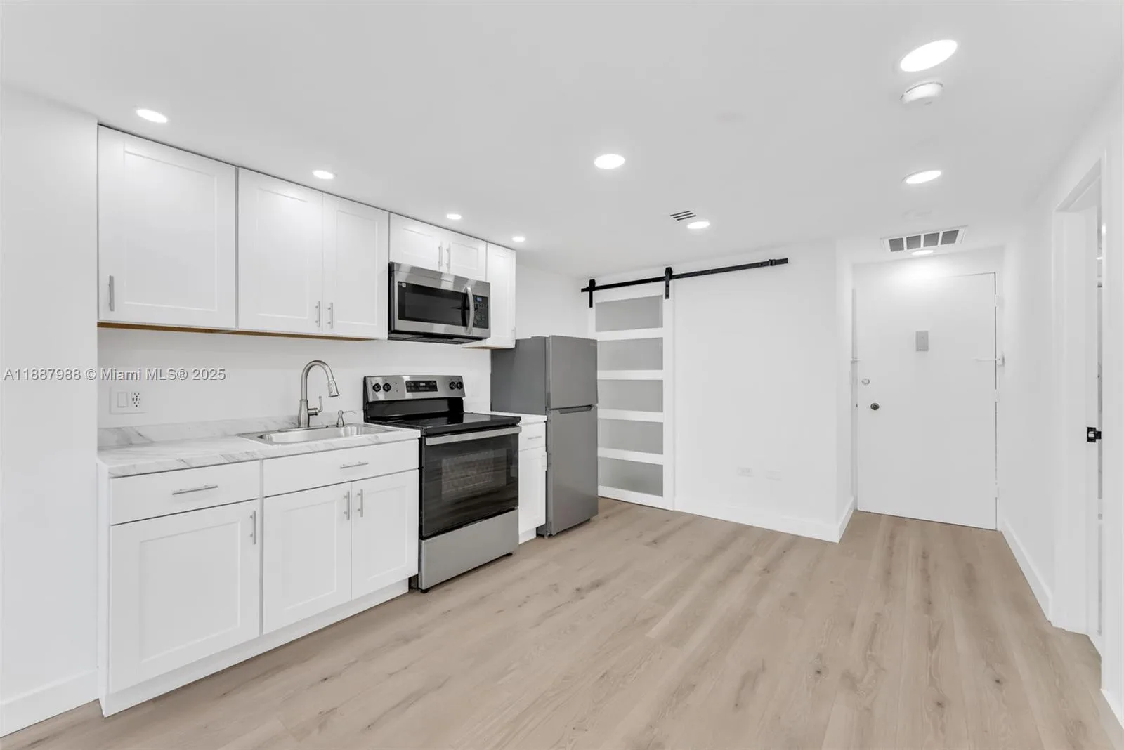 801 Brickell Bay Dr # 2066, Miami, FL 33131 photo 9