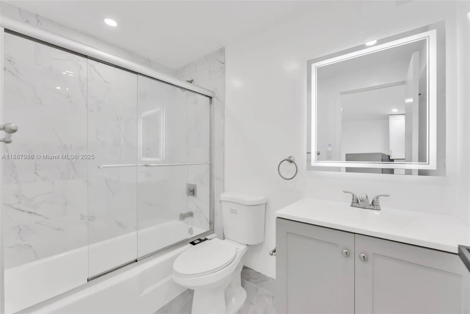 801 Brickell Bay Dr # 2066, Miami, FL 33131 photo 11