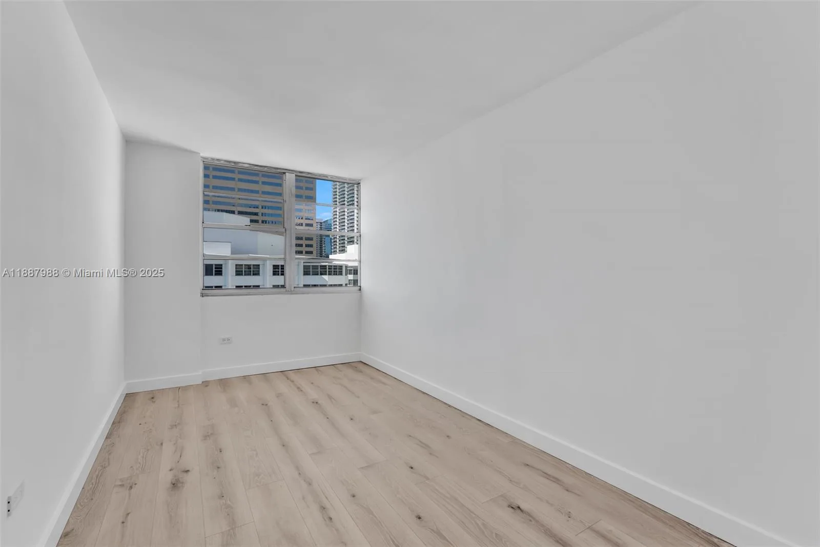 801 Brickell Bay Dr # 2066, Miami, FL 33131 photo 12