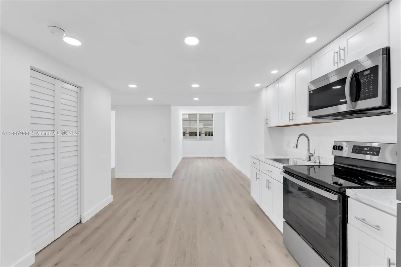 801 Brickell Bay Dr # 2066, Miami, FL 33131 photo 8