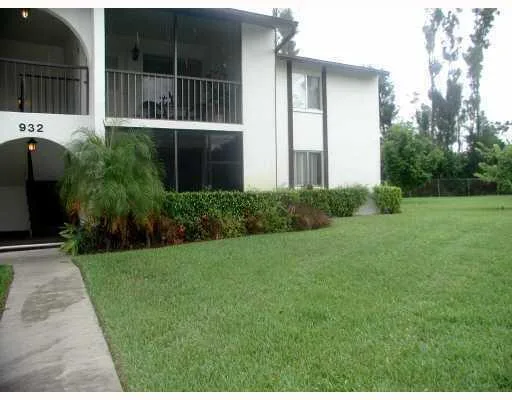 4877 Sable Pine Circle # D2, West Palm Beach, FL 33417