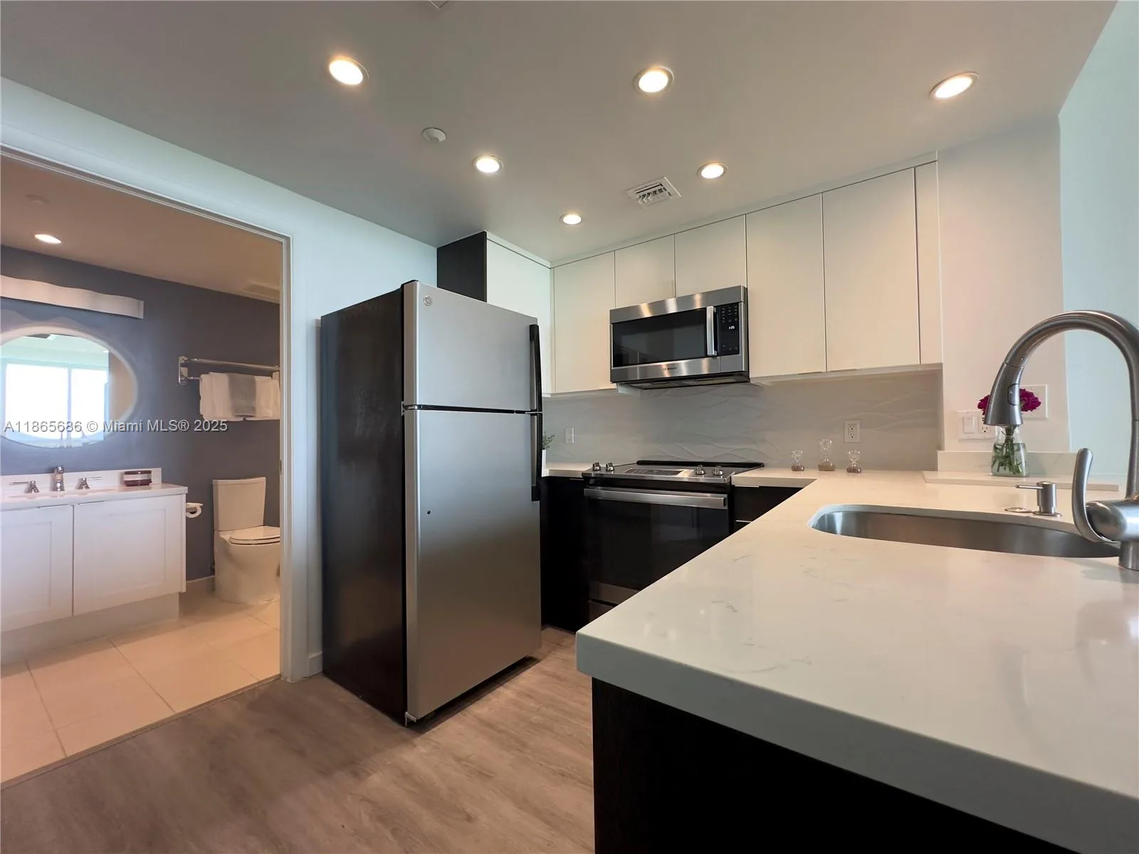 2889 Mcfarlane Rd # 1406, Miami, FL 33133 photo 11