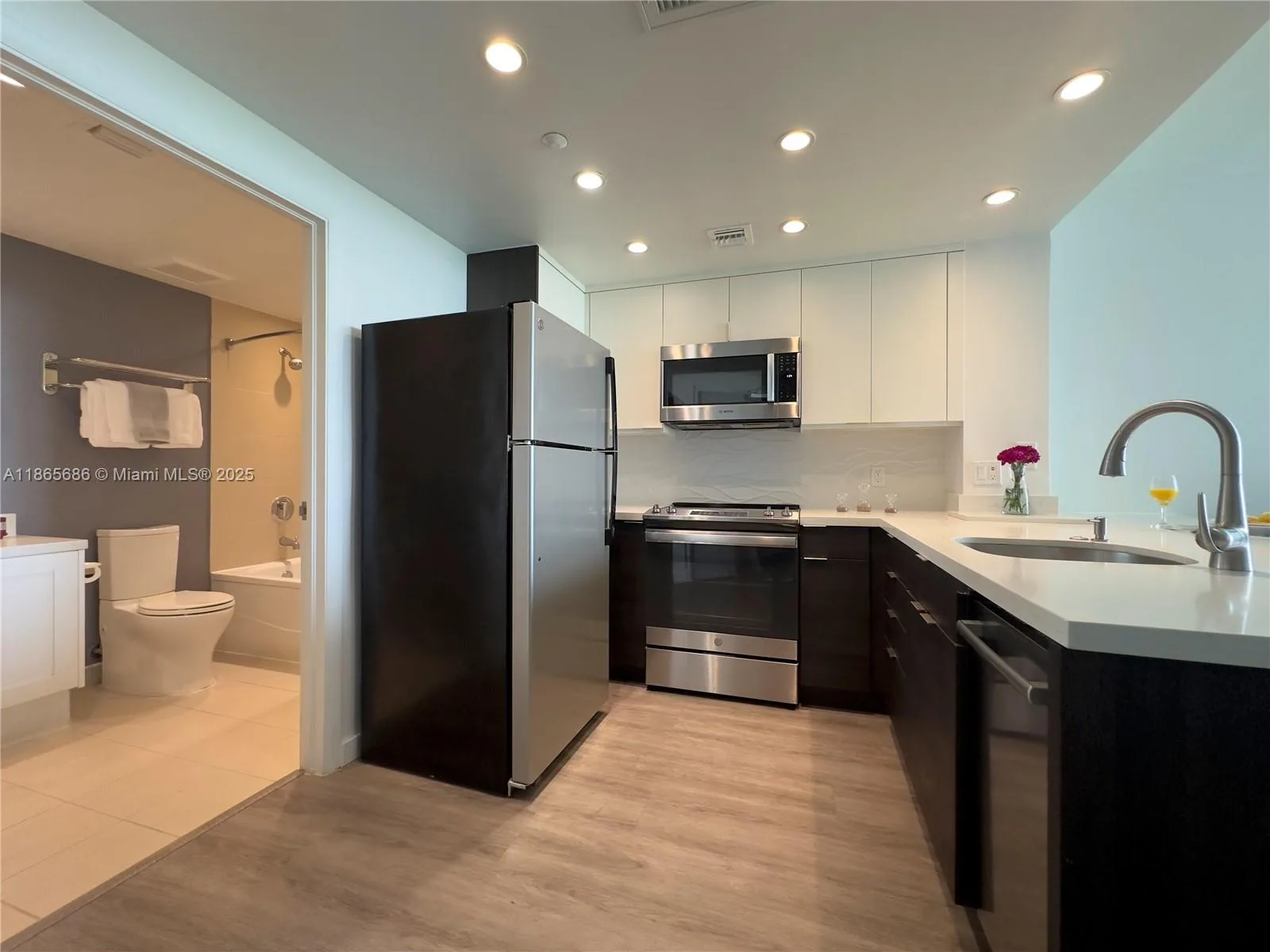 2889 Mcfarlane Rd # 1406, Miami, FL 33133 photo 8