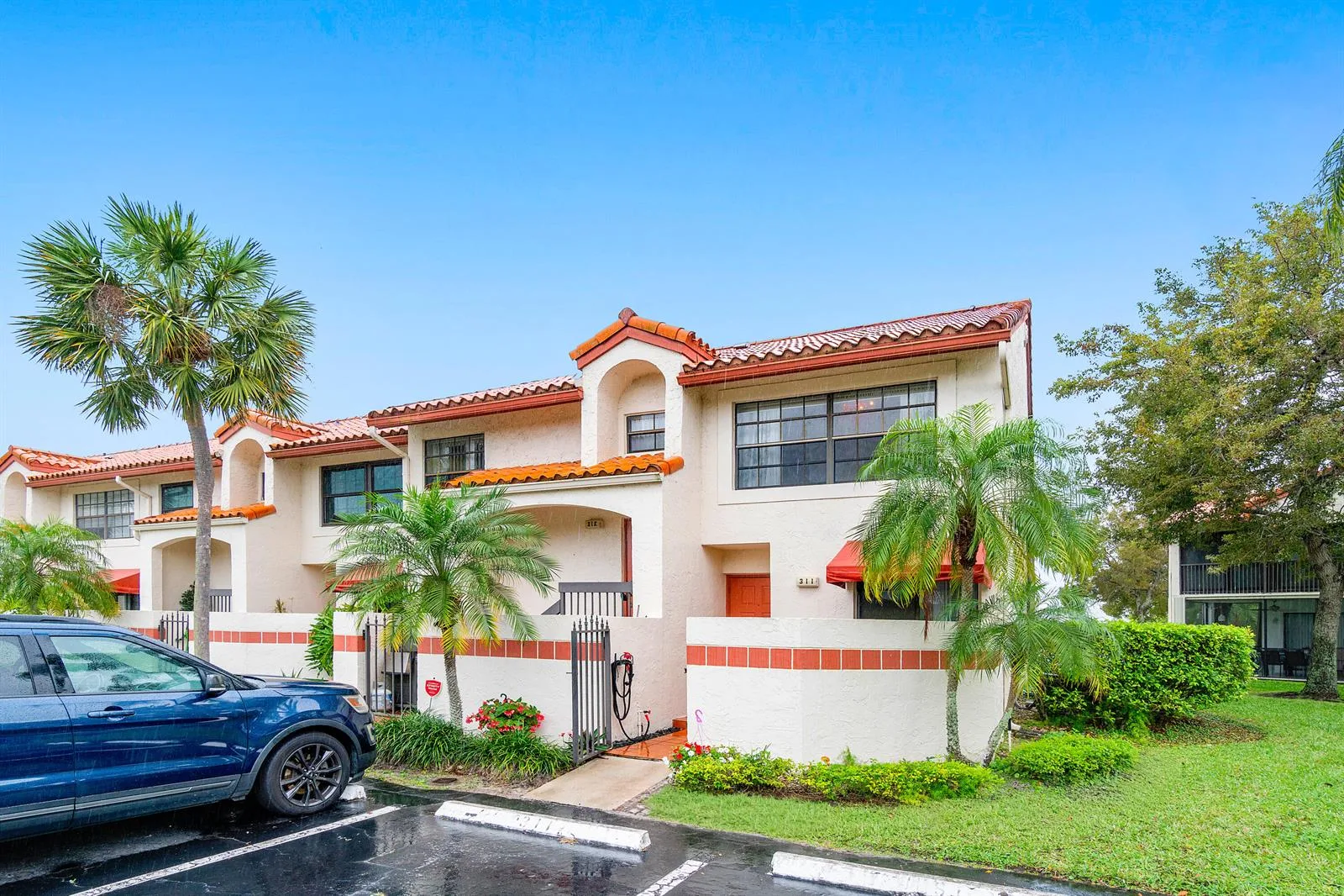 312 Liberty Court, Deerfield Beach, FL 33442