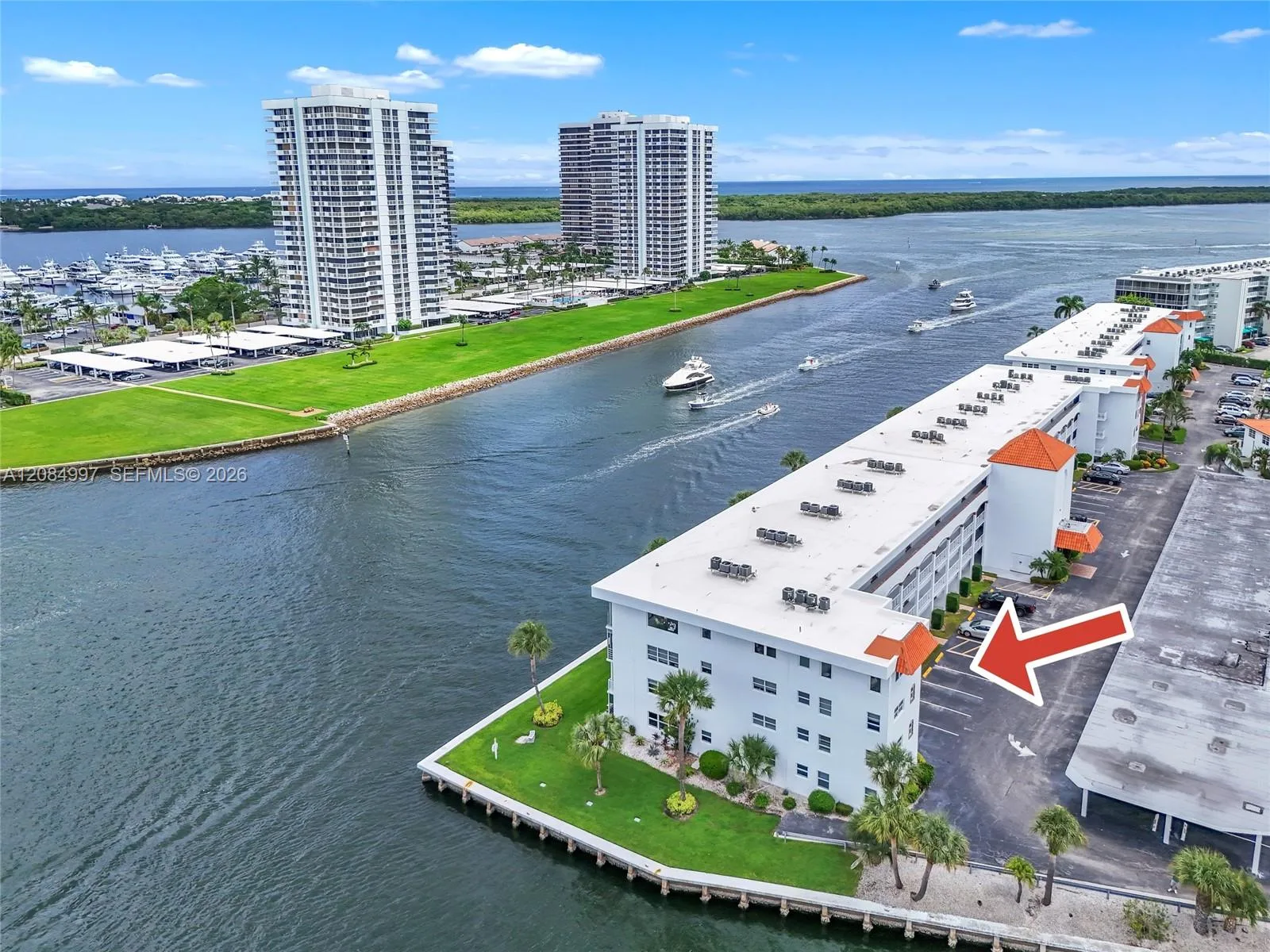 20 Yacht Club Dr # 103, North Palm Beach, FL 33408