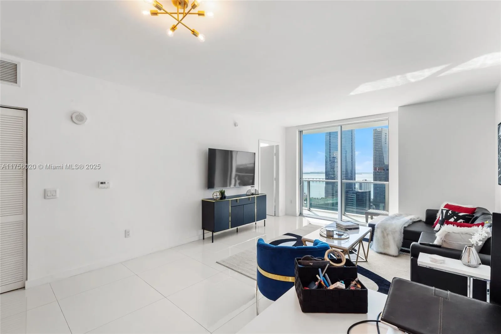 1100 S Miami Ave # 3303, Miami, FL 33130 photo 4