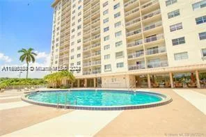 400 Kings Point Dr # 307, Sunny Isles Beach, FL 33160 photo 9