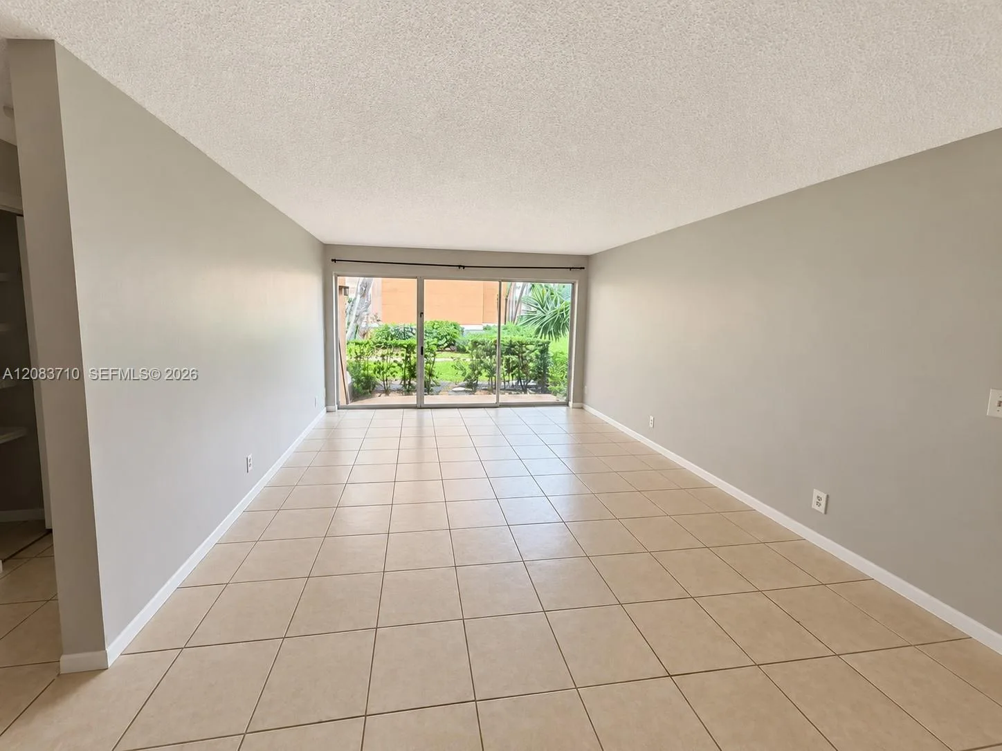 8821 Wiles Rd # 102, Coral Springs, FL 33067