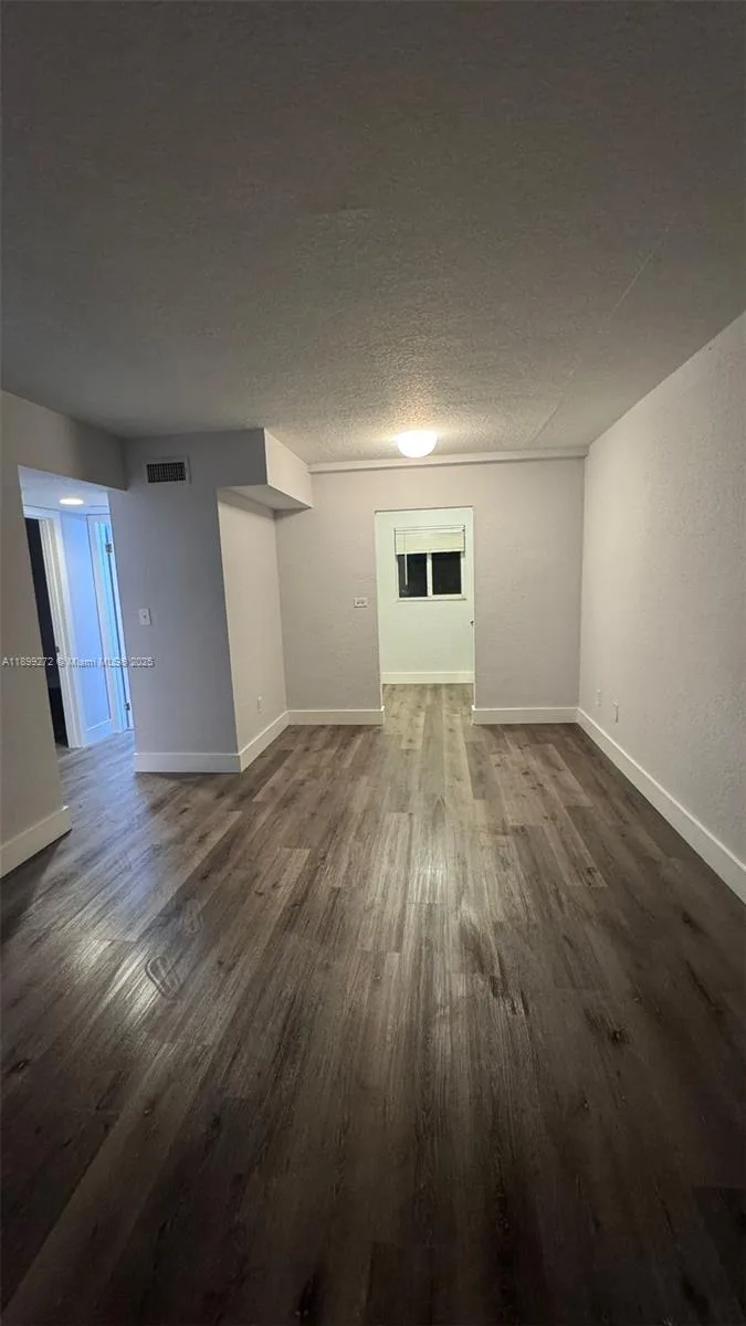 2330 NW 11th St # 46, Miami, FL 33125 photo 7