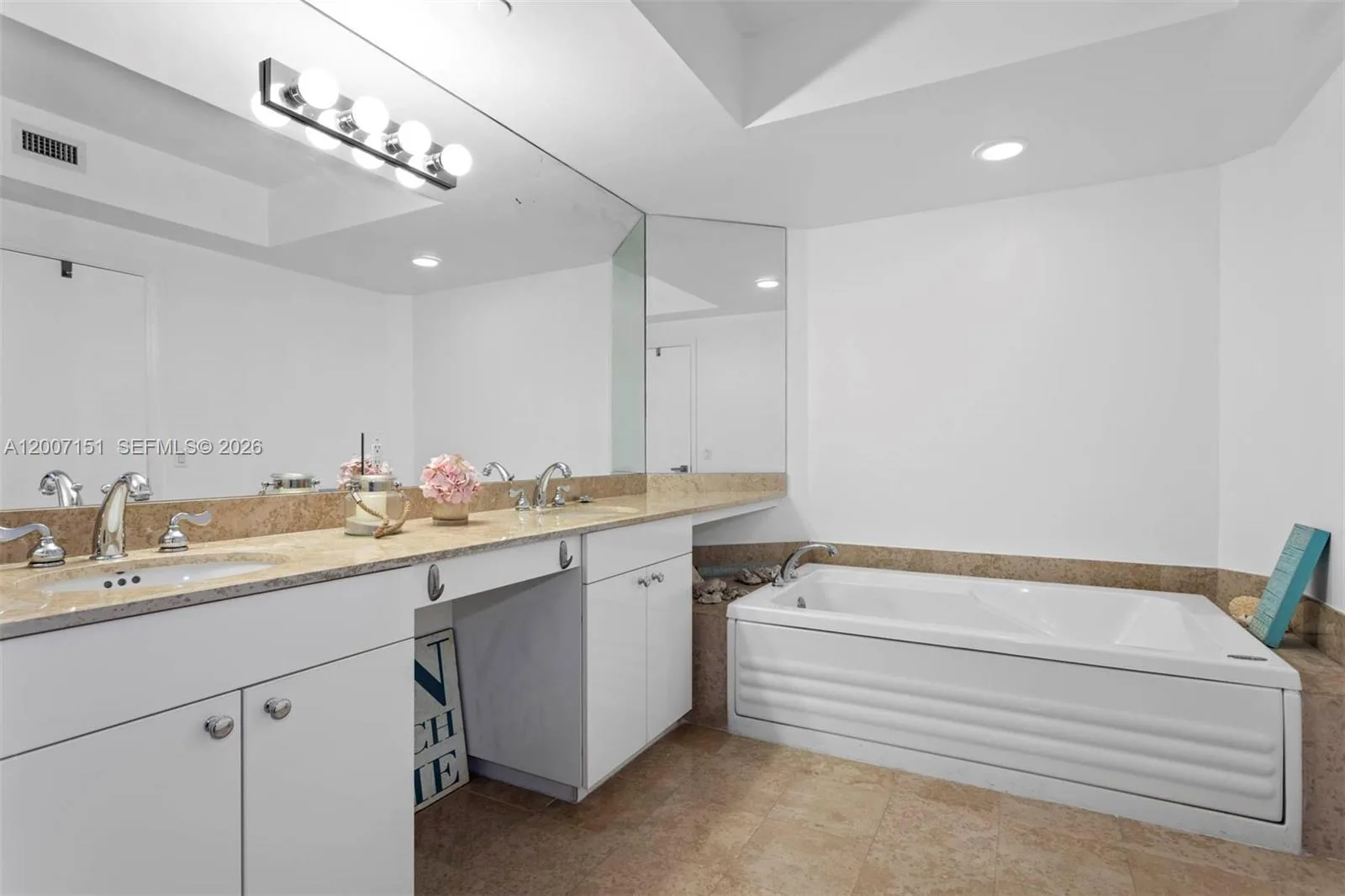 4779 Collins Ave # 1908, Miami Beach, FL 33140 photo 13