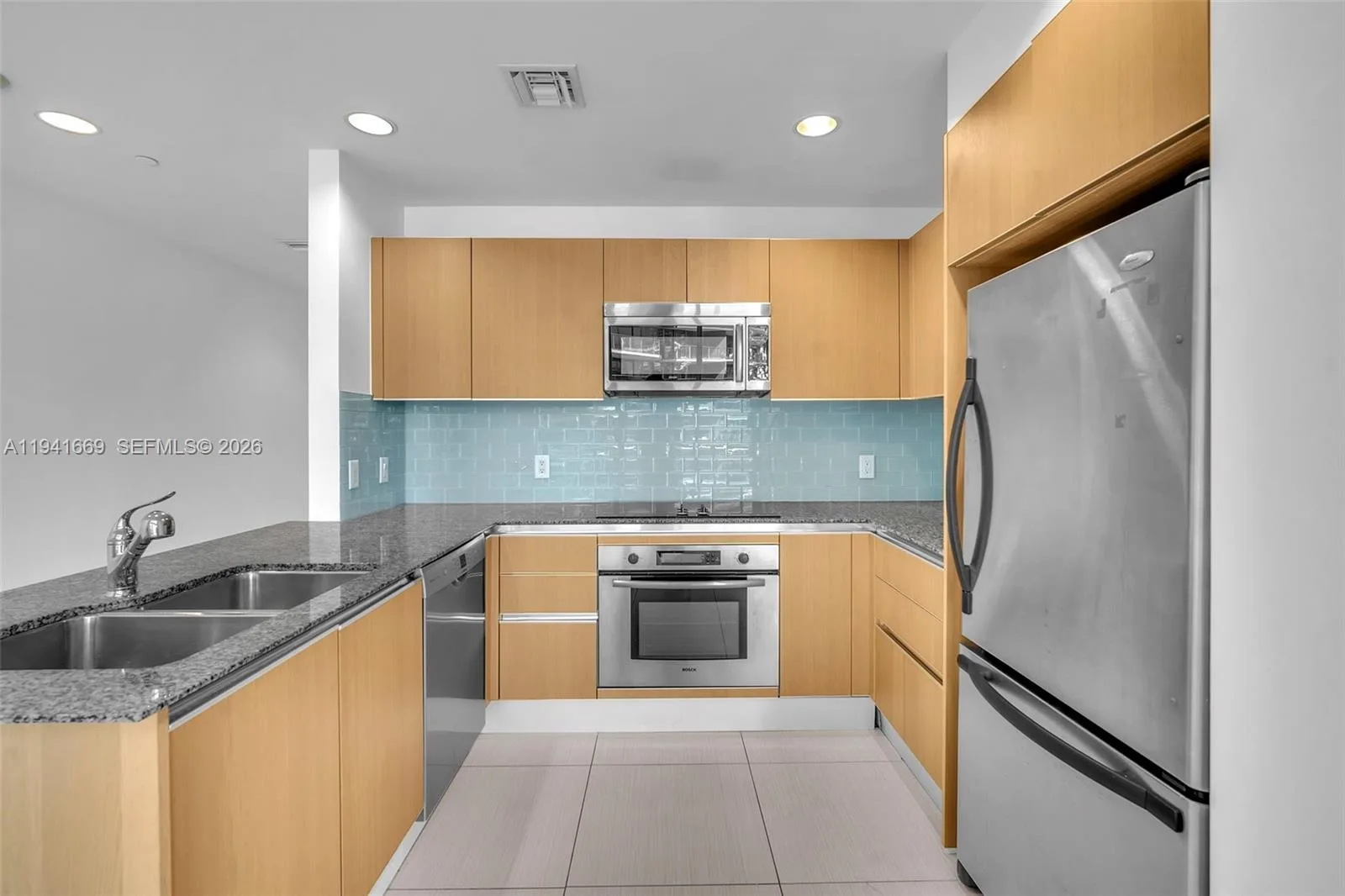 1050 Brickell Ave # 2418, Miami, FL 33131 photo 12