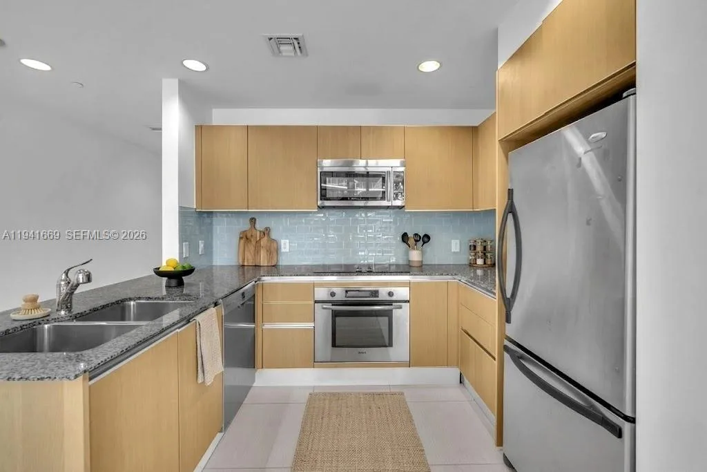 1050 Brickell Ave # 2418, Miami, FL 33131 photo 3