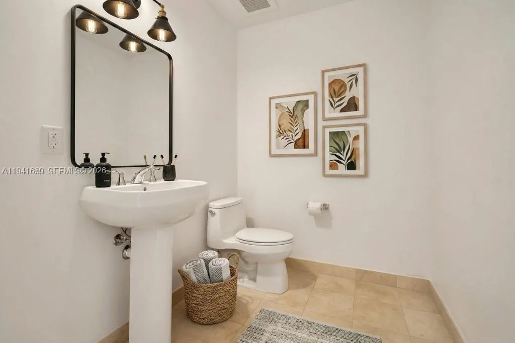1050 Brickell Ave # 2418, Miami, FL 33131 photo 6