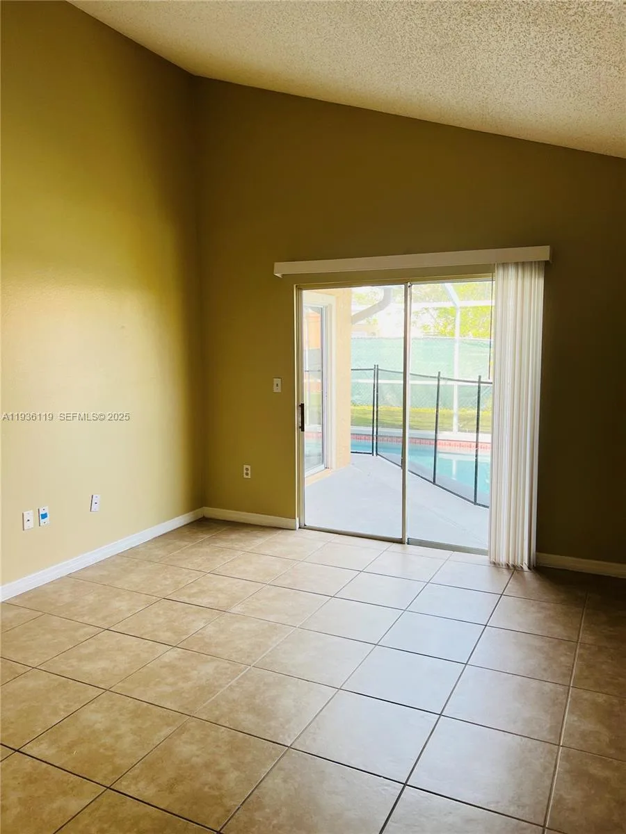 332 OCEANSIDE CT, Kissimmee, FL 34743 photo 5