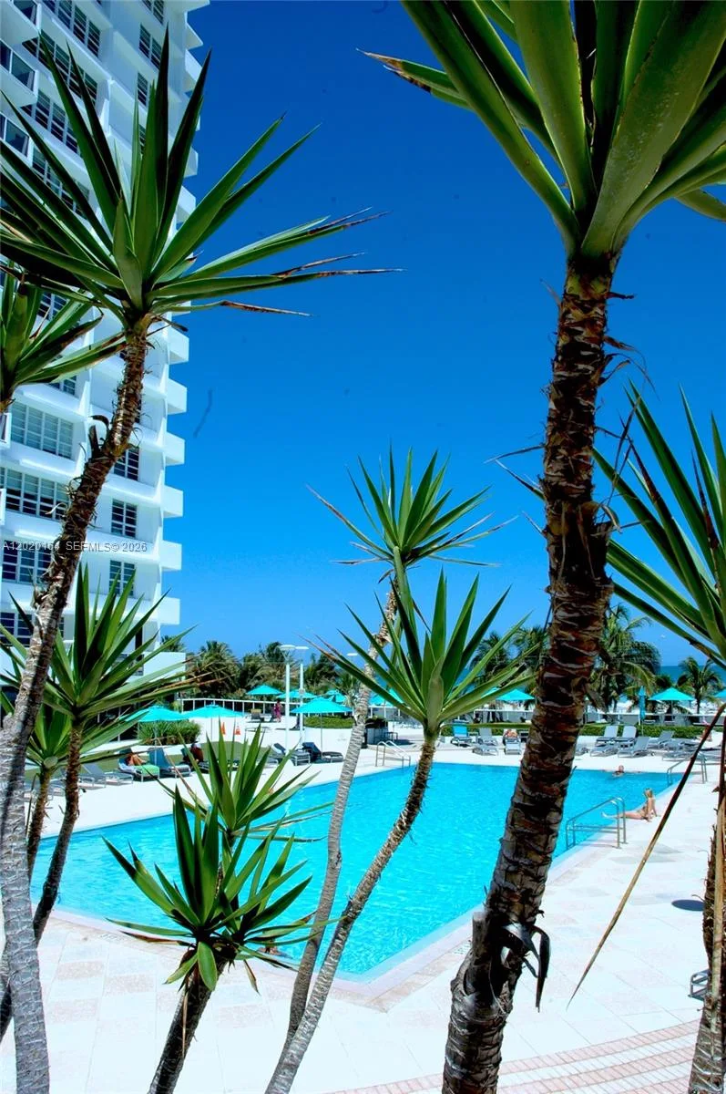 100 Lincoln Rd # 303, Miami Beach, FL 33139 photo 2