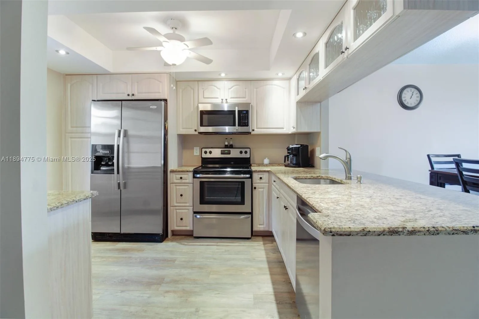 605 Oaks Dr # 305, Pompano Beach, FL 33069 photo 3