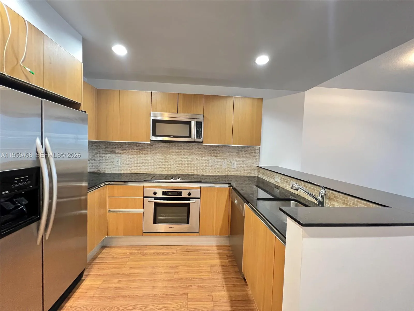 1060 Brickell Ave # 2513, Miami, FL 33131 photo 2