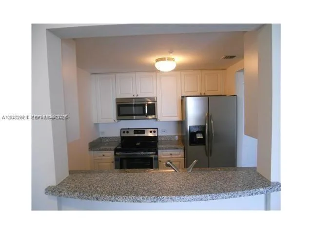 900 SW 8th St # 1108, Miami, FL 33130