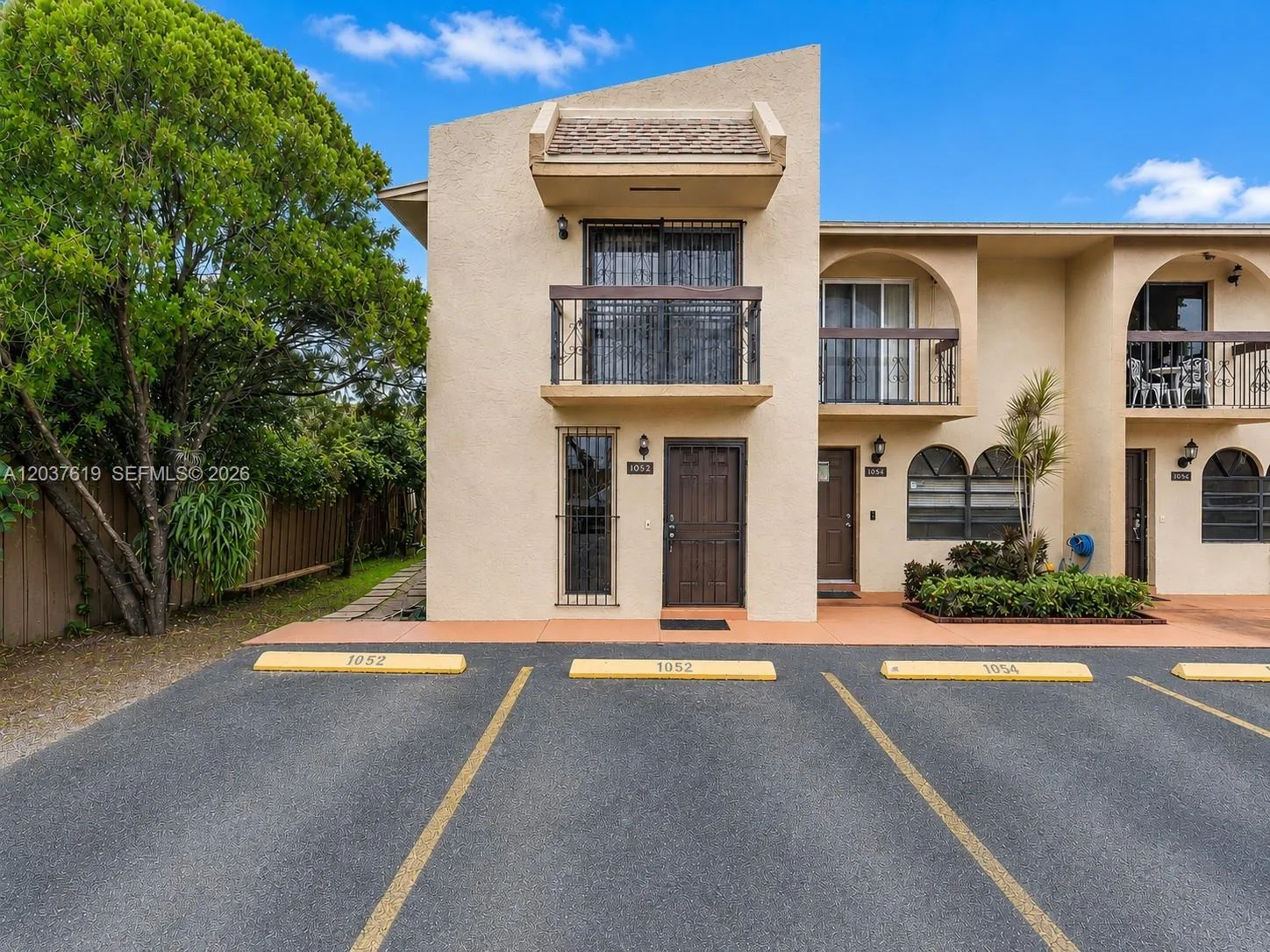 1052 W 79th St # 11, Hialeah, FL 33014