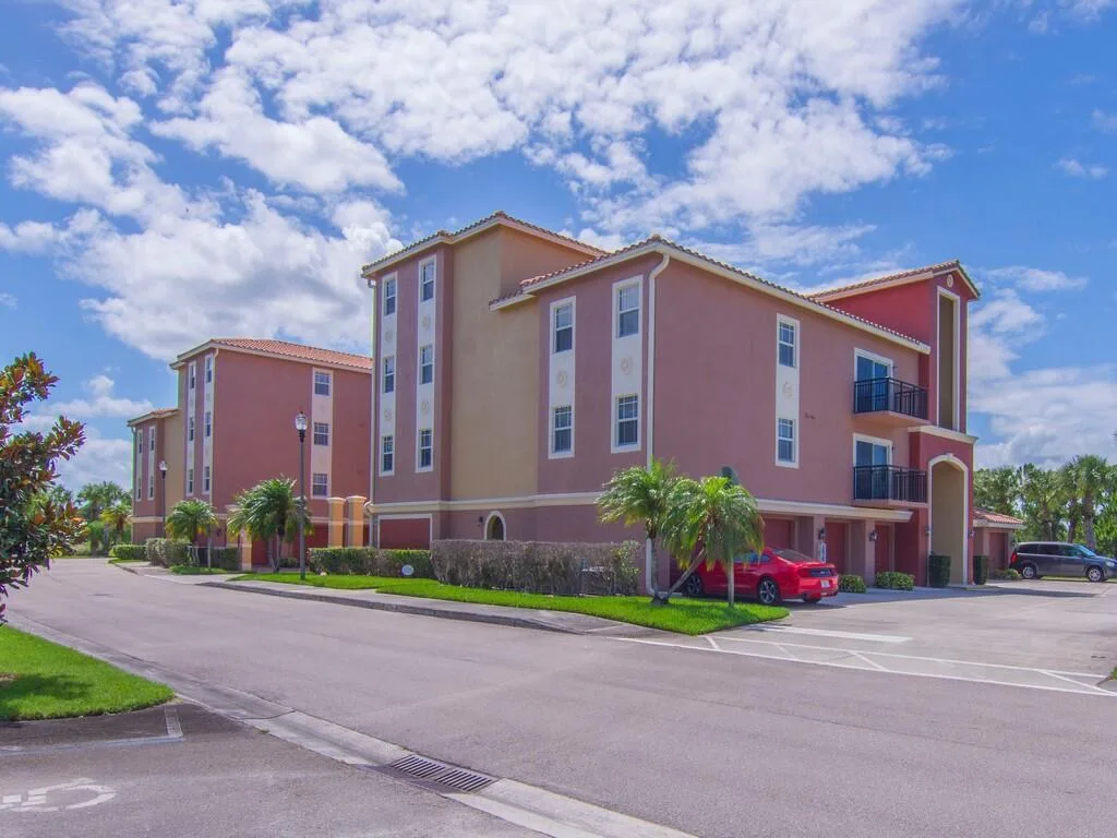 4190 Gator Greens Way # 32, Fort Pierce, FL 34982 photo 2