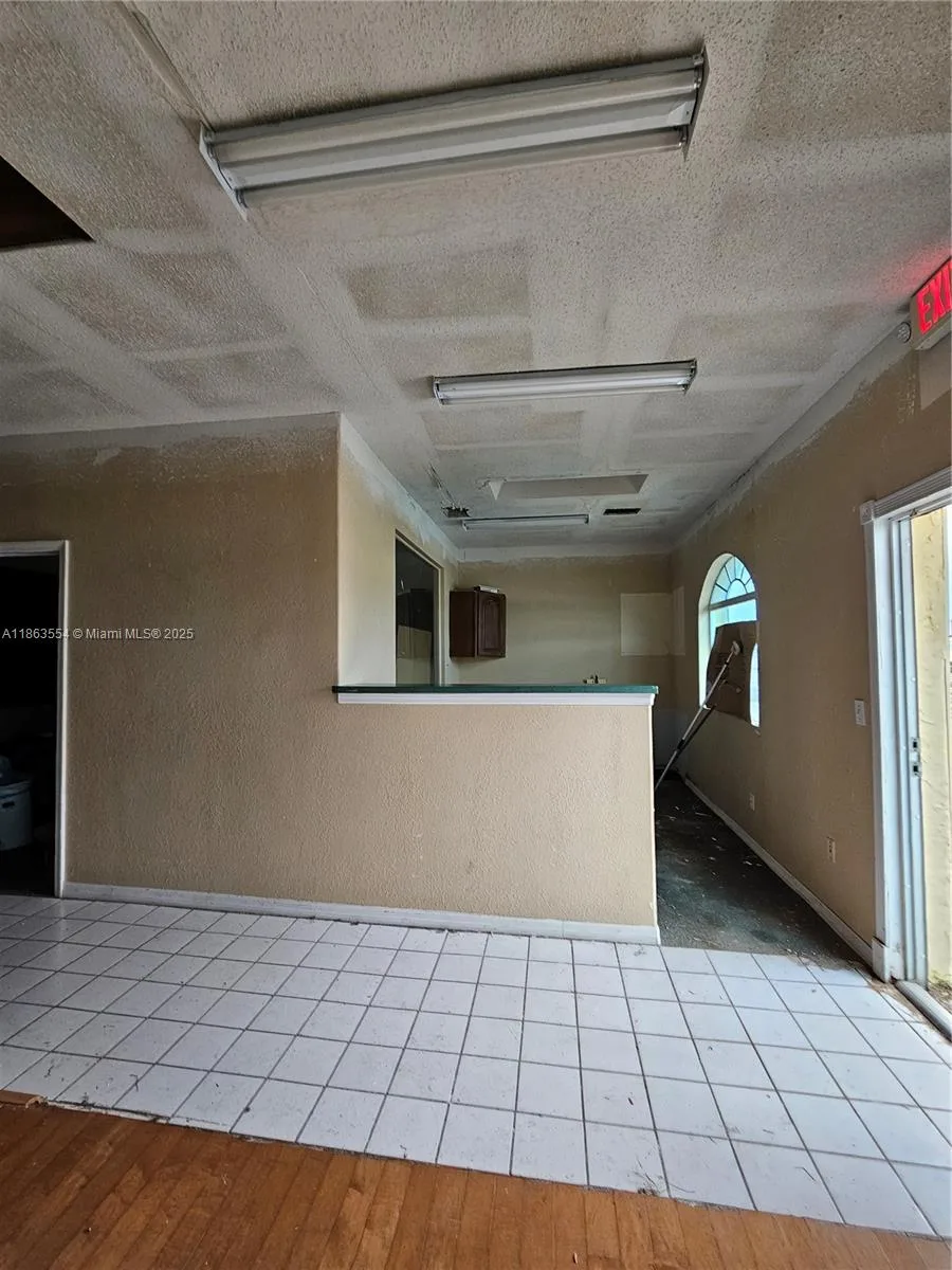 917 SE 13th Ave, Cape Coral, FL 33990 photo 3