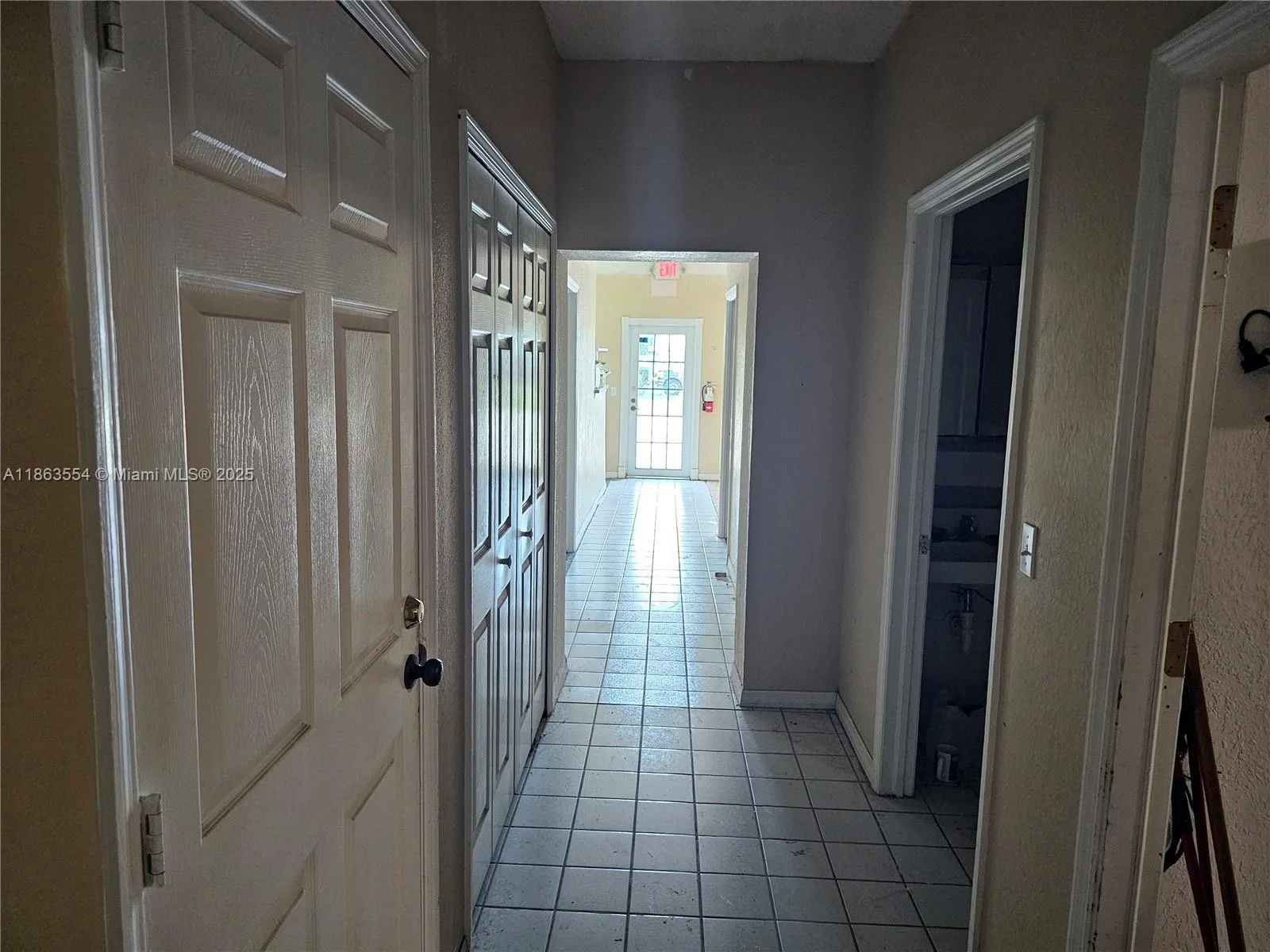 917 SE 13th Ave, Cape Coral, FL 33990 photo 5
