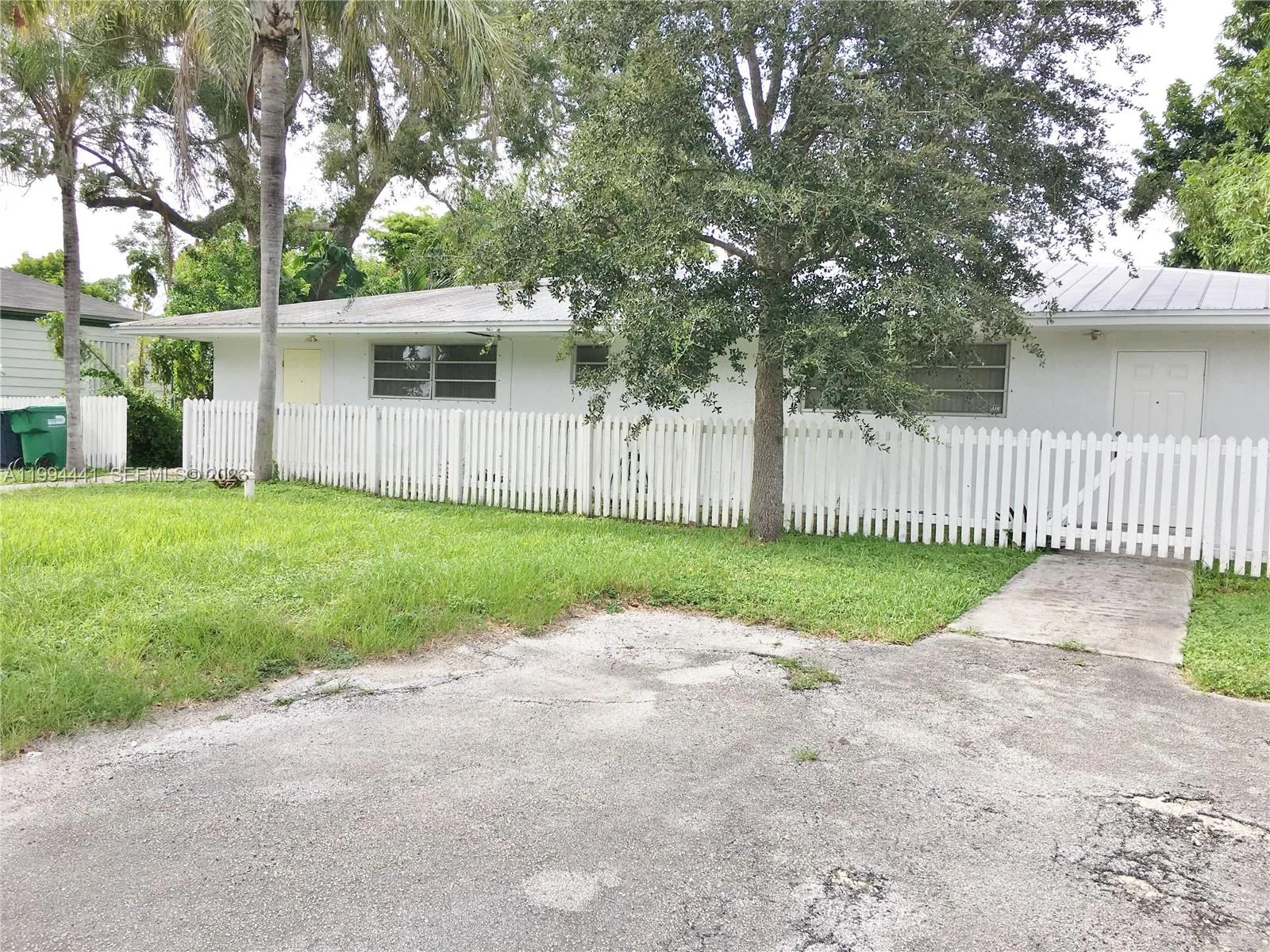 5831 SW 62nd St # WEST, Miami, FL 33143