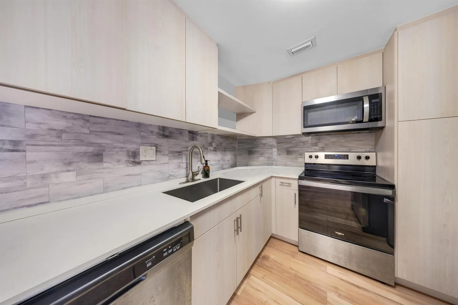 300 Bayview Drive # 1614, Sunny Isles Beach, FL 33160 photo 8