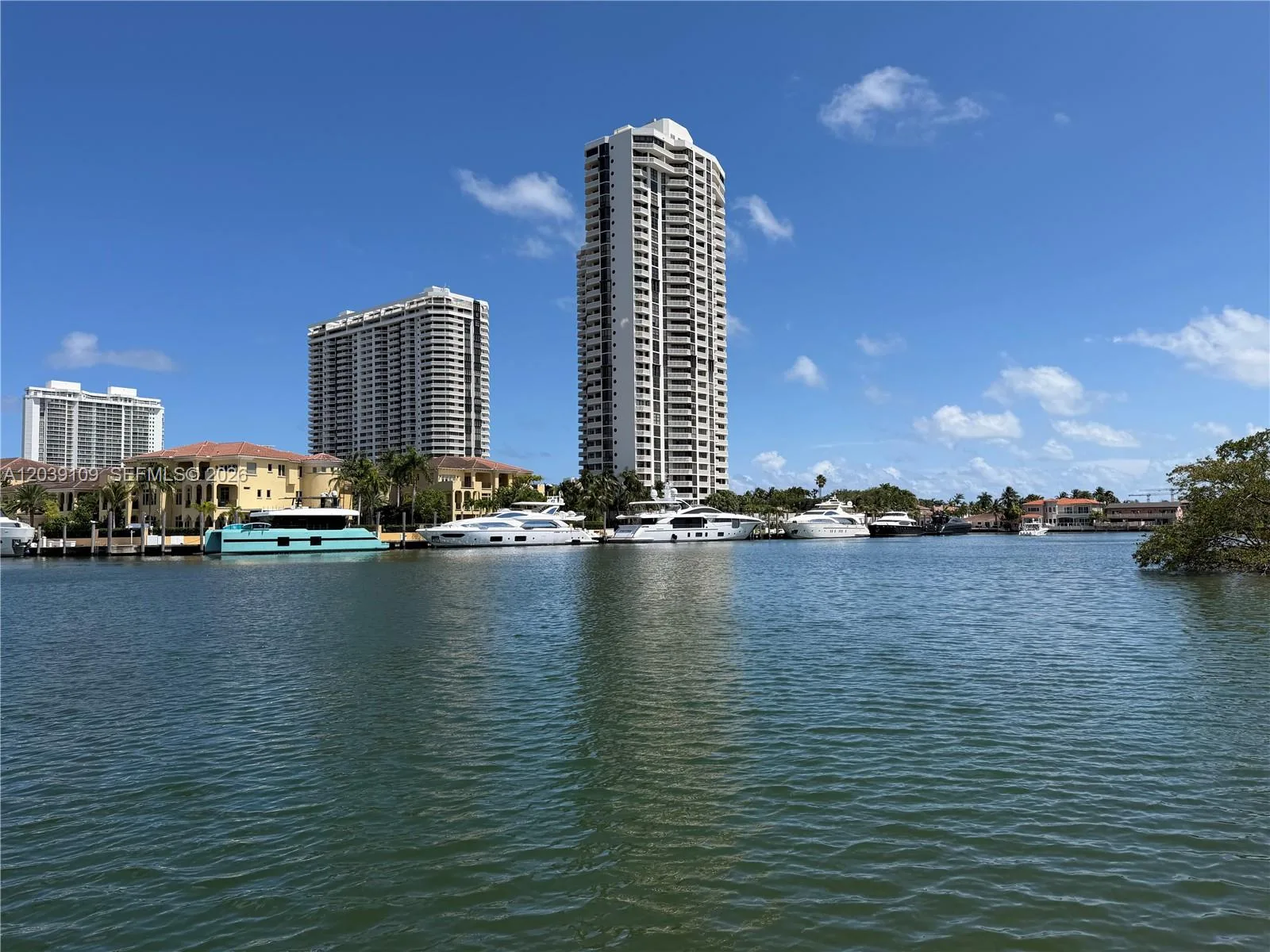 2980 Point East Dr # D311, Aventura, FL 33160