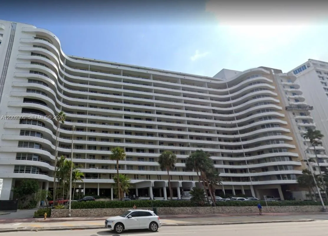 5555 Collins Ave # 16J, Miami Beach, FL 33140