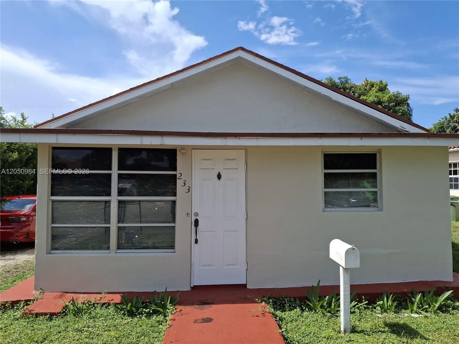 233 E 15th St, Hialeah, FL 33010