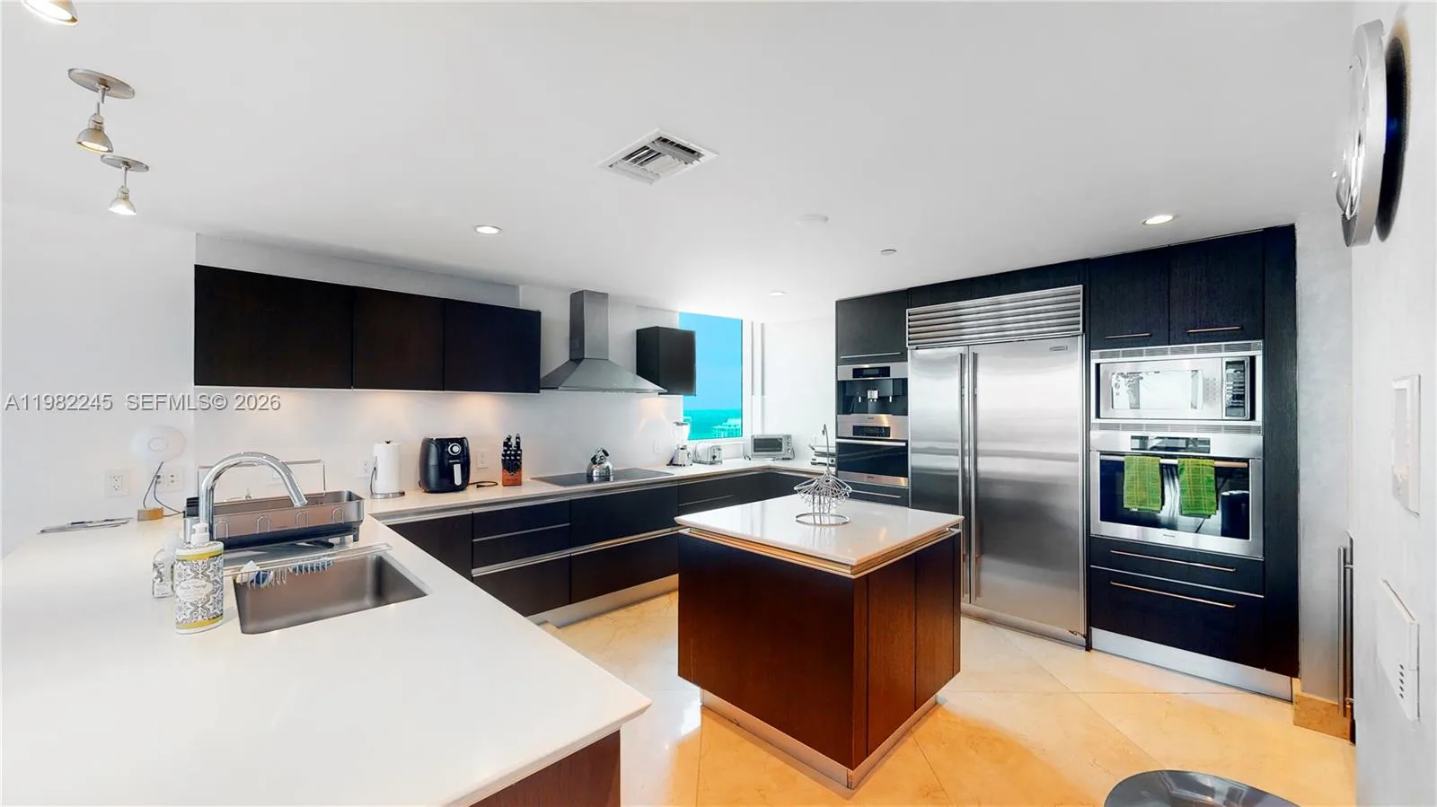 17001 Collins Ave # 3601, Sunny Isles Beach, FL 33160 photo 4