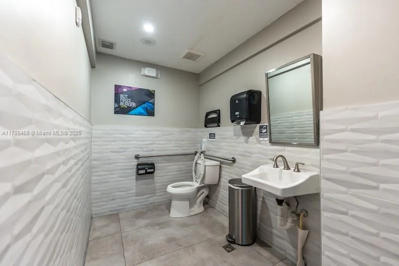 275 NE 18th St # CU-2, Miami, FL 33132 photo 10